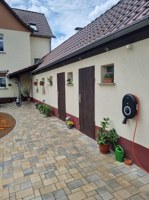 Ferienwohnung *Zur Weinbergstrasse* Lauta Екстер'єр фото